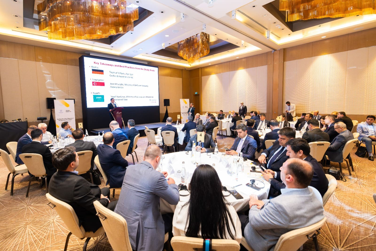 “Rəqəmsal Akademiya” proqramının strateji sessiyası uğurla başa çatıb